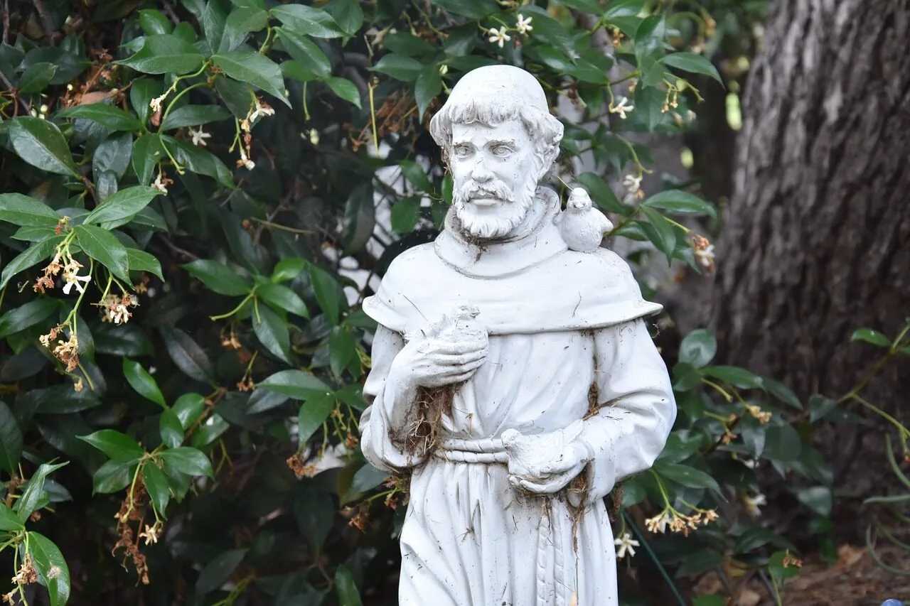 st francis, statue, religious, religion, monument, sculpture, garden, saints, christian, nature, christianity, stone, catholic, old, memorial, bible, prayer
