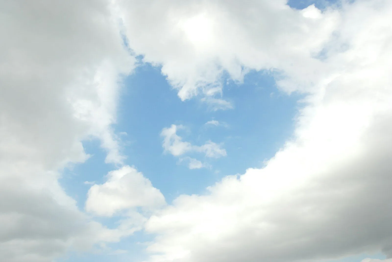 white clouds and blue sky during daytime
